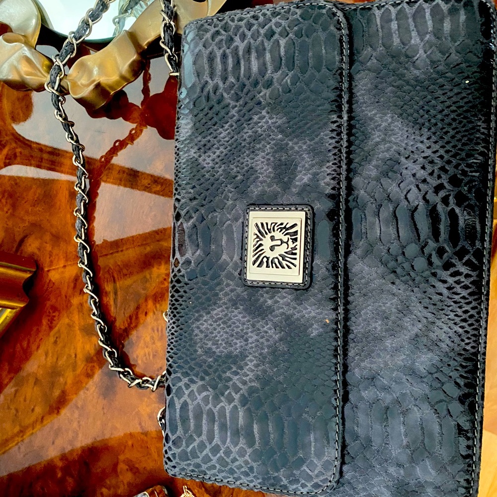 Anne Klein bag with crossbody chain - Picture 1 of 3